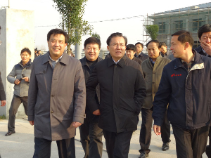 鹽城市委書記朱克江蒞臨公司參觀